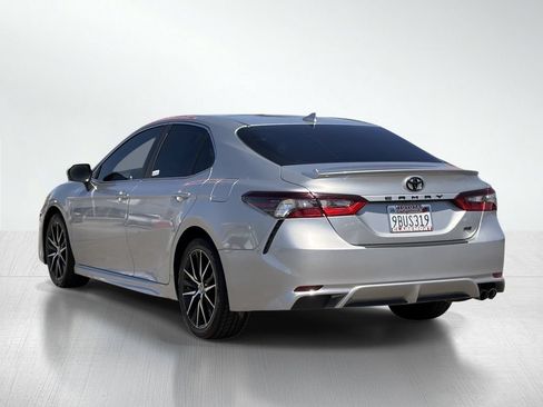 Certified 2022 Toyota Camry SE w/ Convenience Package FWD image 4