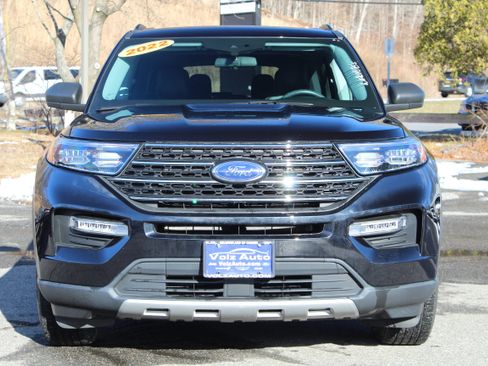 Used 2022 Ford Explorer XLT w/ Equipment Group 202A image 2