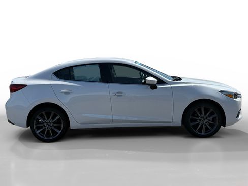 Used 2018 MAZDA MAZDA3 Touring FWD image 6