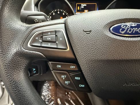 Used 2017 Ford Focus SE FWD image 23