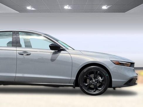 Certified 2025 Honda Accord SE image 33