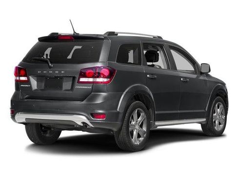 Certified 2017 Dodge Journey Crossroad w/ Popular Equipment Group FWD image 3