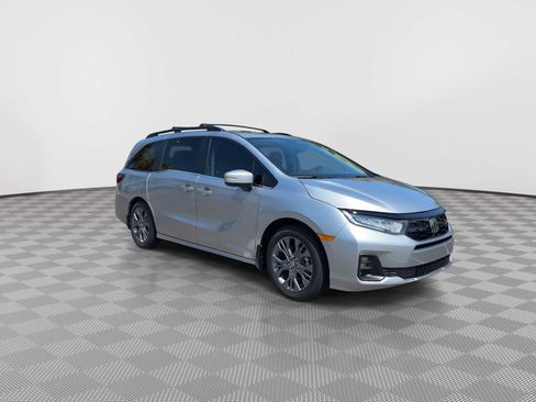 New 2026 Honda Odyssey Touring image 2