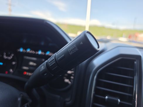 Used 2022 Ford F550 4x4 Regular Cab Super Duty image 19