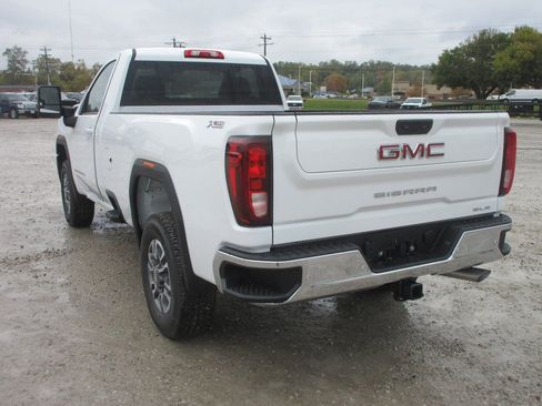 New 2026 GMC Sierra 2500 SLE image 9