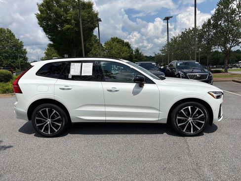 Certified 2025 Volvo XC60 B5 Plus w/ Protection Package Premier AWD/4WD image 8