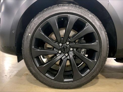 New 2026 Land Rover Range Rover Long Wheelbase Autobiography image 11