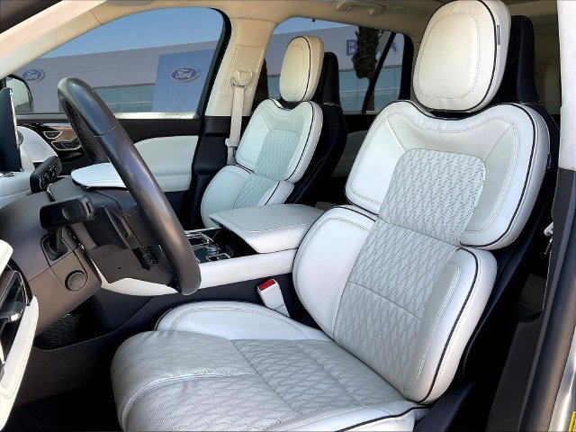 Used 2023 Lincoln Aviator Black Label AWD/4WD image 23