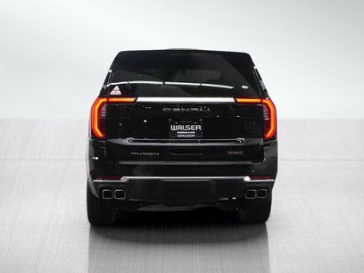 Used 2025 GMC Yukon Denali w/ Sun & Power Step Package