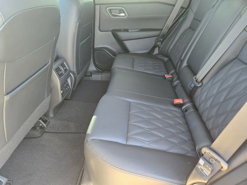 New 2026 Nissan Rogue Platinum image 25