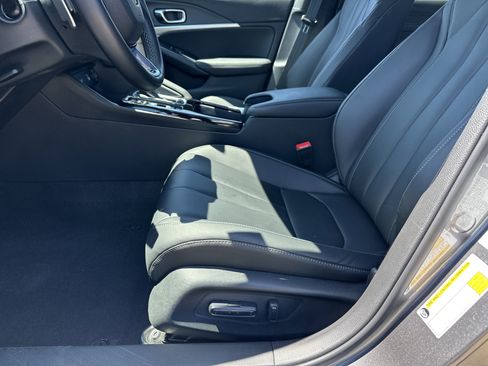 Certified 2025 Acura Integra A-Spec FWD image 9