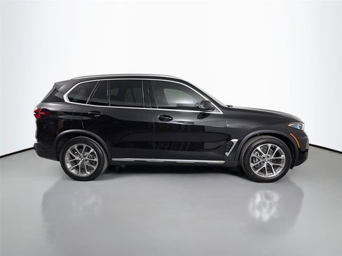 New 2026 BMW X5 xDrive40i w/ Climate Comfort Package AWD/4WD image 4