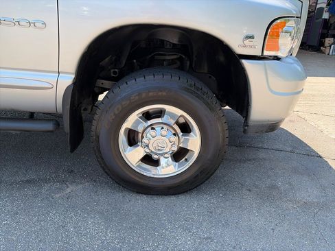 Used 2004 Dodge Ram 3500 Truck SLT w/ Sport Appearance Group AWD/4WD image 12