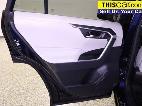 Used 2019 Toyota RAV4 XLE Premium FWD image 36
