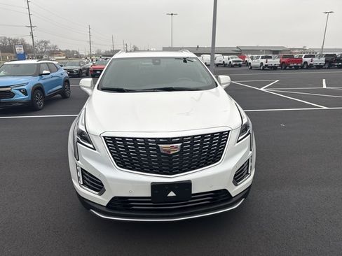 Used 2025 Cadillac XT5 Premium Luxury image 2
