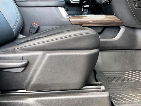 Used 2022 Chevrolet Silverado 1500 LT Trail Boss w/ LT Trail Boss Premium Package image 22