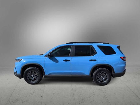 Used 2024 Honda Pilot TrailSport image 5