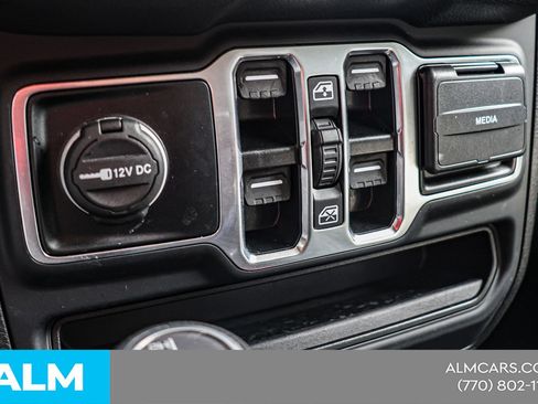 Used 2025 Jeep Wrangler Unlimited Sport AWD/4WD image 32