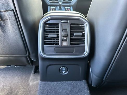 Used 2026 Porsche Macan S AWD/4WD image 40