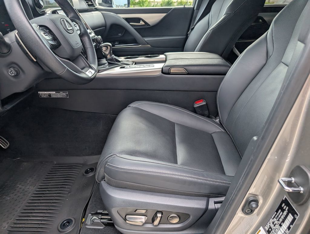 Used 2024 Lexus LX 600 F Sport AWD/4WD image 12