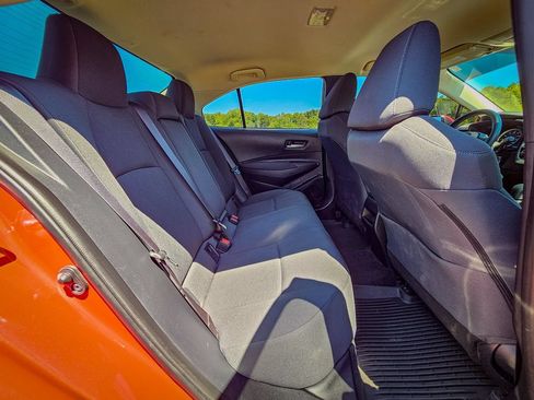 Used 2020 Toyota Corolla LE FWD image 32