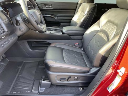 New 2026 Nissan Pathfinder Platinum FWD image 22