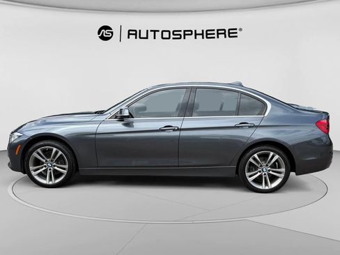 Used 2018 BMW 330i Sedan RWD image 4