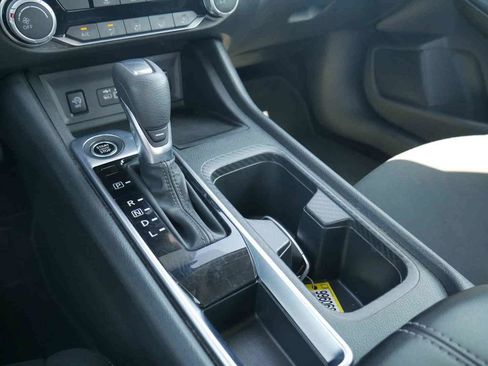 Used 2024 Nissan Sentra SV FWD image 25