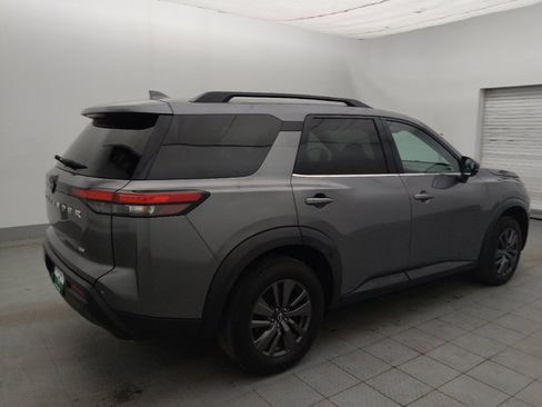 Used 2022 Nissan Pathfinder SV FWD image 10