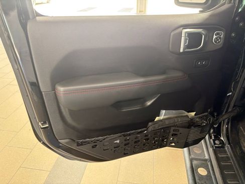 Used 2023 Jeep Gladiator Rubicon w/ LED Lighting Group AWD/4WD image 36