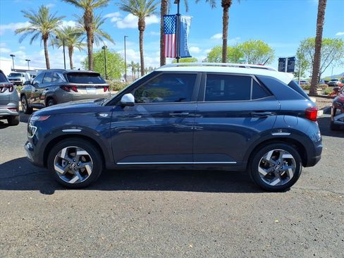 Certified 2025 Hyundai Venue Limited image 8