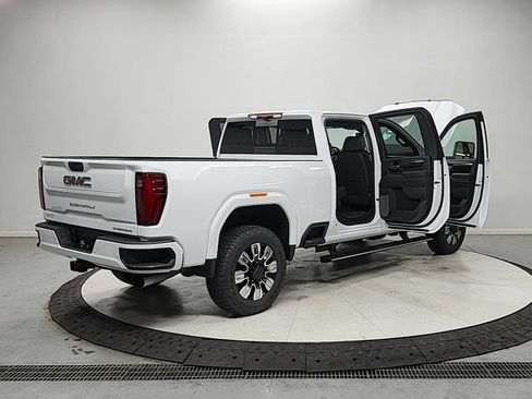 New 2026 GMC Sierra 2500 Denali w/ Denali Reserve Package AWD/4WD image 15