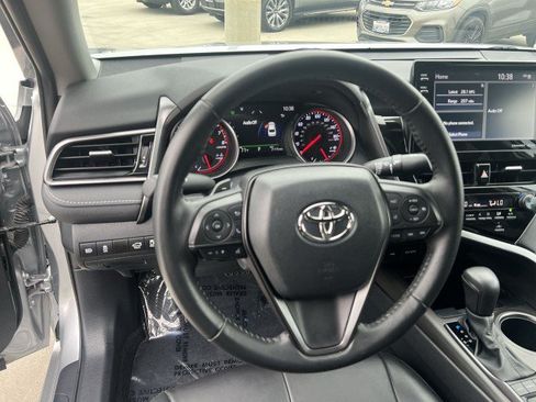 Used 2023 Toyota Camry XSE FWD image 11