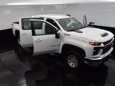 Used 2023 Chevrolet Silverado 2500 LT w/ Convenience Package image 32