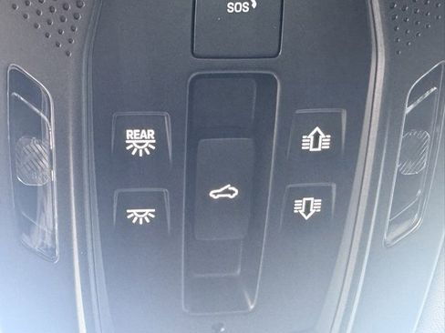 Used 2024 Porsche Panamera 4 image 27