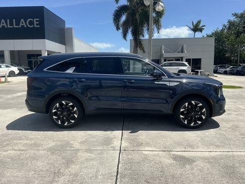 New 2026 Kia Sorento EX FWD image 5