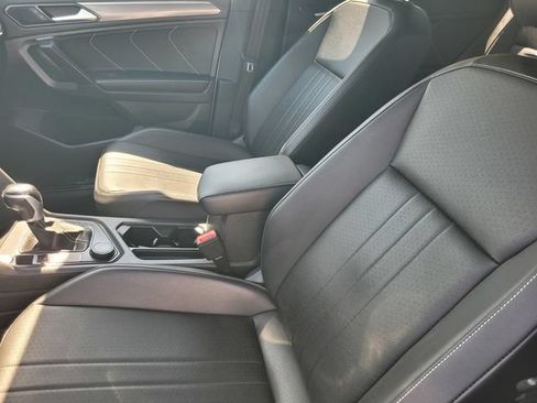 Used 2022 Volkswagen Tiguan SE R-Line AWD/4WD image 11