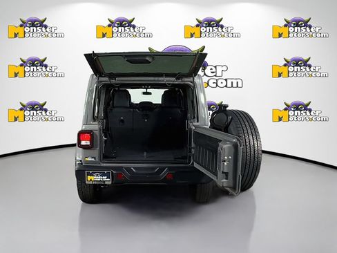 Used 2021 Jeep Wrangler Unlimited Sahara AWD/4WD image 25