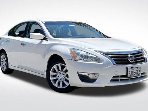 Used 2015 Nissan Altima 2.5 S w/ Power Driver Seat Package FWD image 12