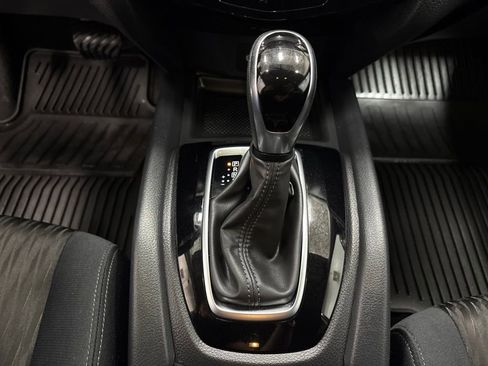 Used 2018 Nissan Rogue SV AWD/4WD image 18