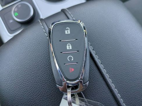 Used 2025 Chevrolet Blazer LT FWD image 27