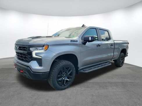 Used 2025 Chevrolet Silverado 1500 LT Trail Boss w/ LT Trail Boss Premium Package AWD/4WD image 3
