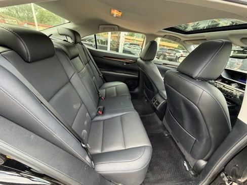 Used 2015 Lexus ES 350 w/ Premium Package FWD image 16