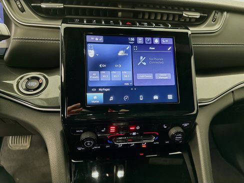 Used 2023 Jeep Grand Cherokee L Laredo image 25