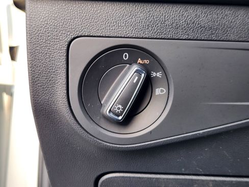 Certified 2022 Volkswagen Tiguan SE image 25