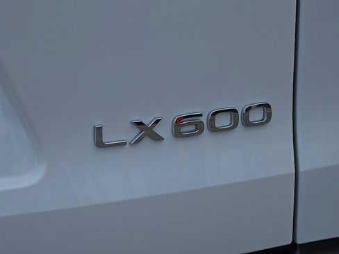 Used 2024 Lexus LX 600 F Sport image 8