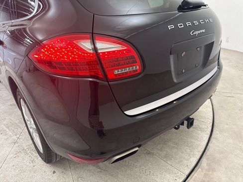 Used 2014 Porsche Cayenne AWD/4WD image 17