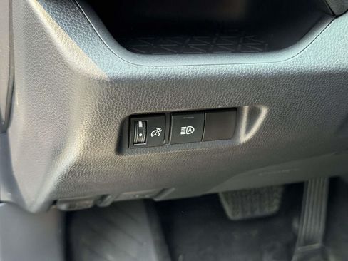 Used 2025 Toyota RAV4 LE AWD/4WD image 18