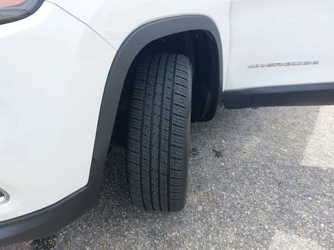 Used 2019 Jeep Cherokee Limited w/ Trailer Tow Group image 34