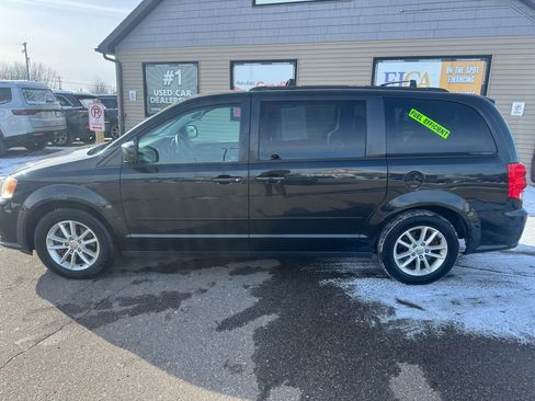 Used 2014 Dodge Grand Caravan SXT image 8